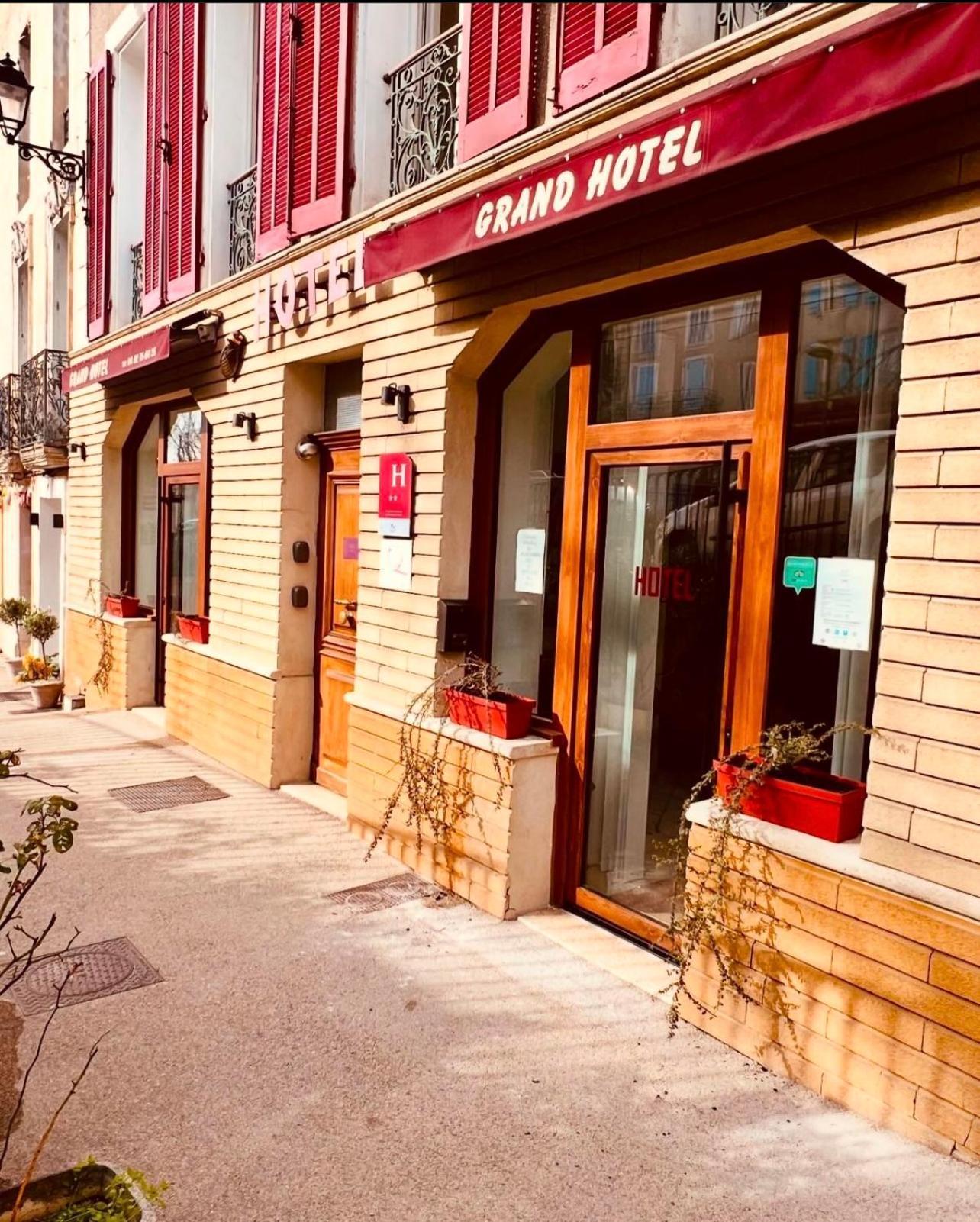 Le Grand Hotel Форкалкер Екстериор снимка
